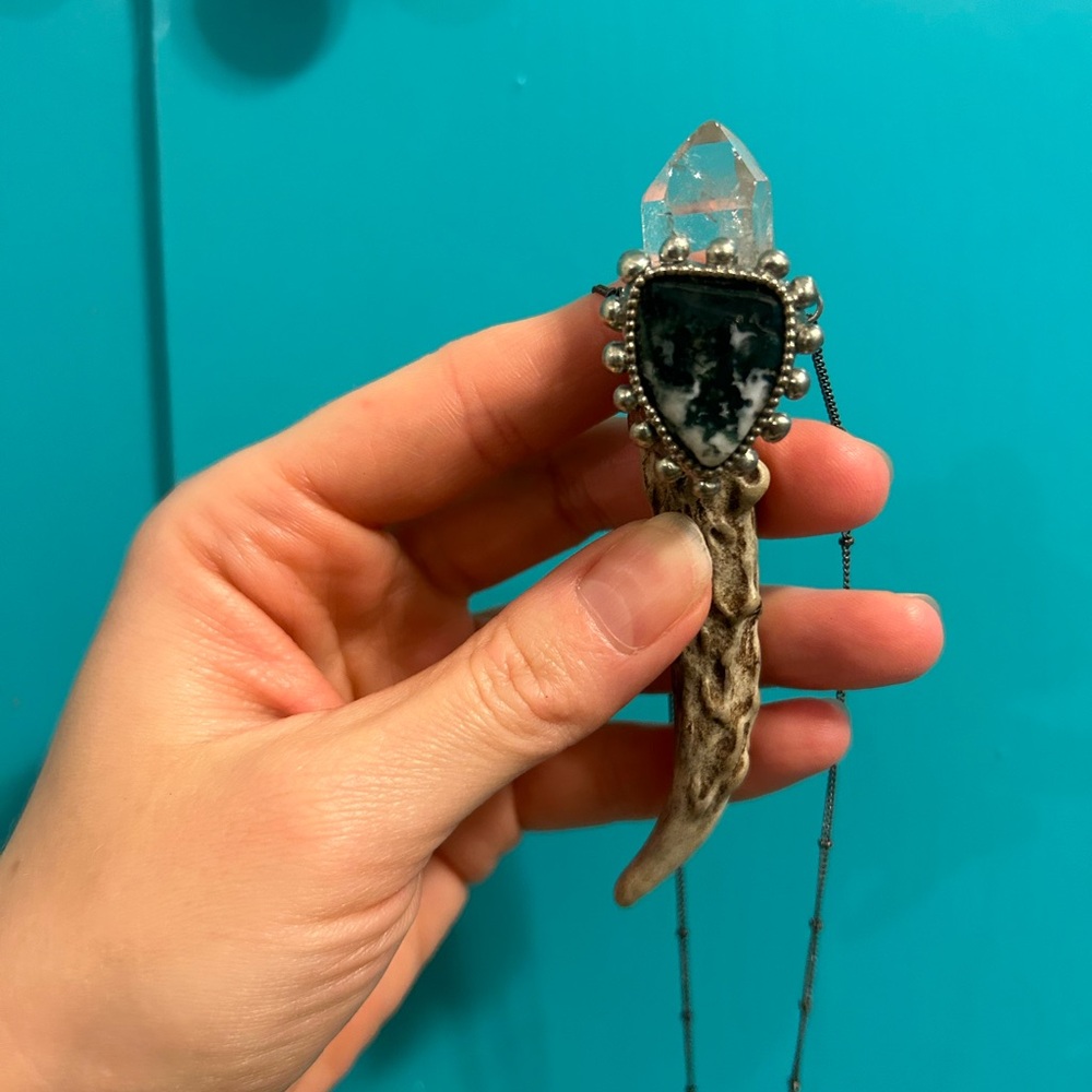Moss Agate Quartz Crystal Deer Antler Amulet Necklace Boho Crystal Necklace - Picture 3 of 12